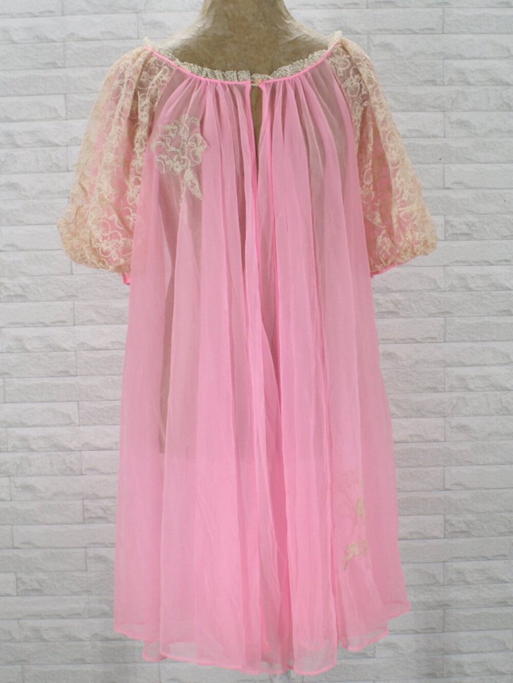 VINTAGE MOVIE STAR Peignoir Sheer Chiffon Puff Sleeves Lace Appliques Pink L